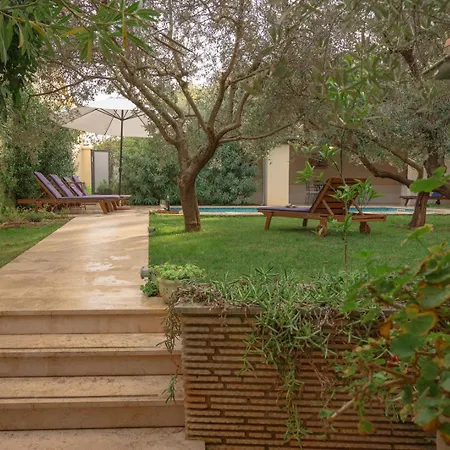 Bamboo Garden Oasis With Pool Vakantiehuis
