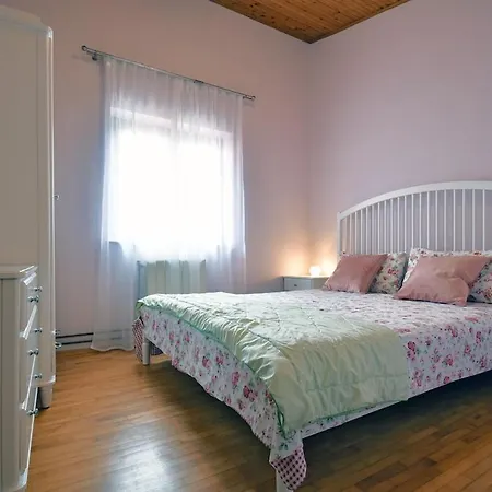 Semesterbostad Bamboo Garden Oasis With Pool Pula