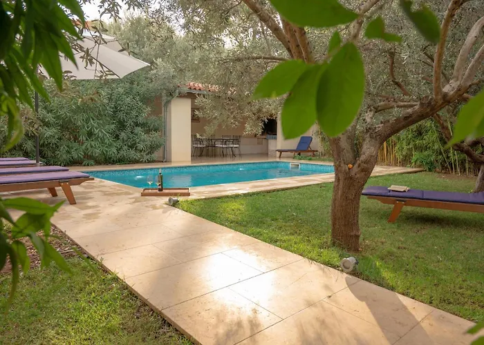 Vakantiehuis Bamboo Garden Oasis With Pool