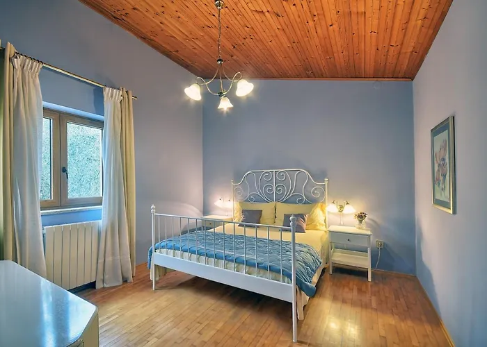 Bamboo Garden Oasis With Pool Vakantiehuis Pula